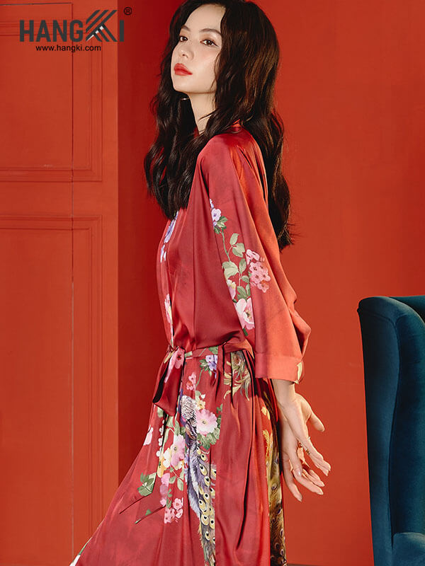 áo khoác ngủ lụa