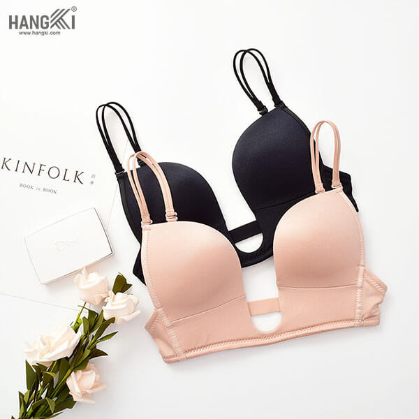 áo ngực mặc áo hở ngực