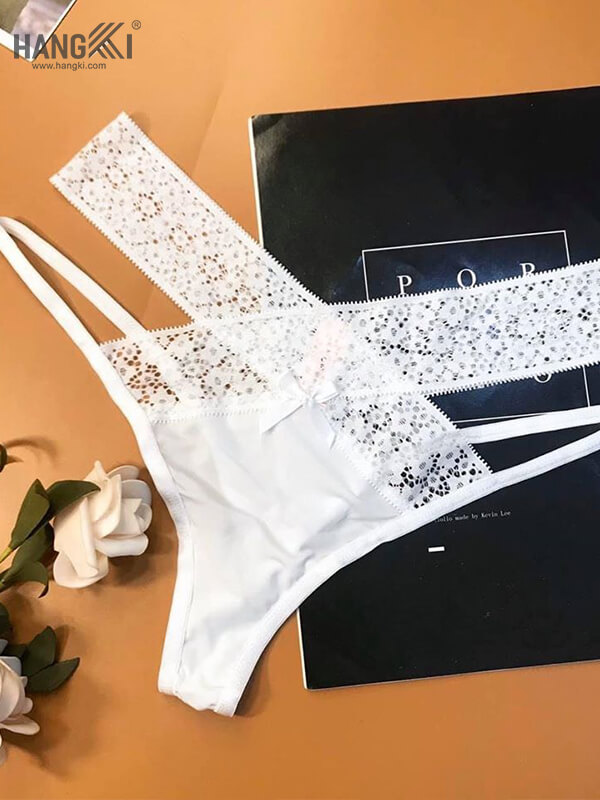 QLK22 – Bikini Lọt Khe