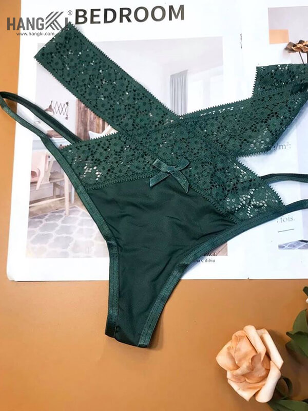 QLK22 – Bikini Lọt Khe