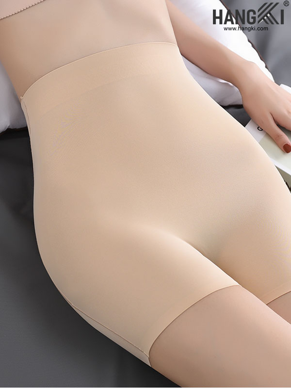 Quần độn mông mặc váy ôm