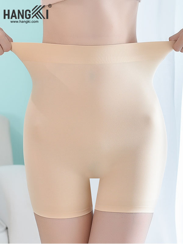 Quần độn mông mặc váy ôm