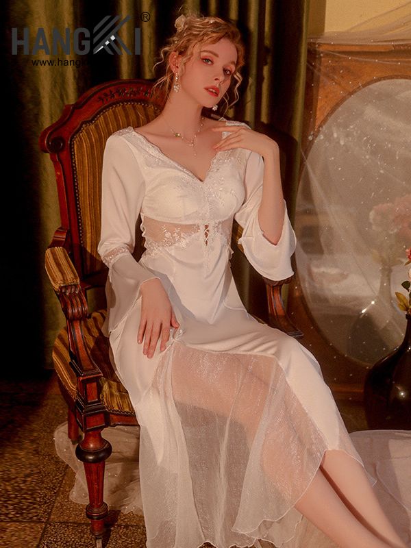 Váy Ngủ Lụa Dài Tay Loe